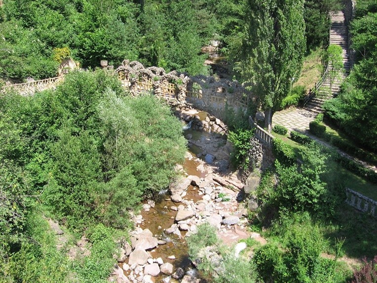 The Artigas Gardens: a masterpiece by Gaudí in Berguedà